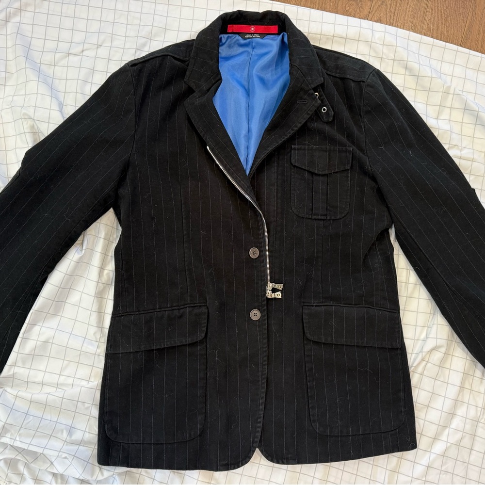 Vintage Victorinox men’s black Pinstripe Blazer with Blue Lining